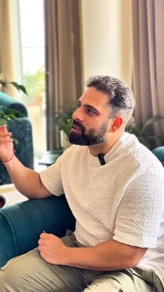 Shashank Lalwani in conversation during a coaching session